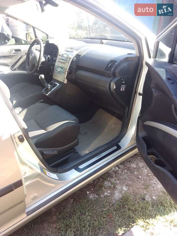 Мінівен Toyota Corolla Verso 2006 в Губинихи