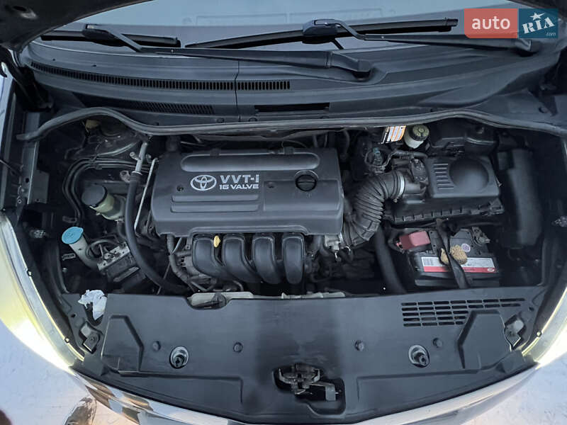 Мінівен Toyota Corolla Verso 2004 в Києві