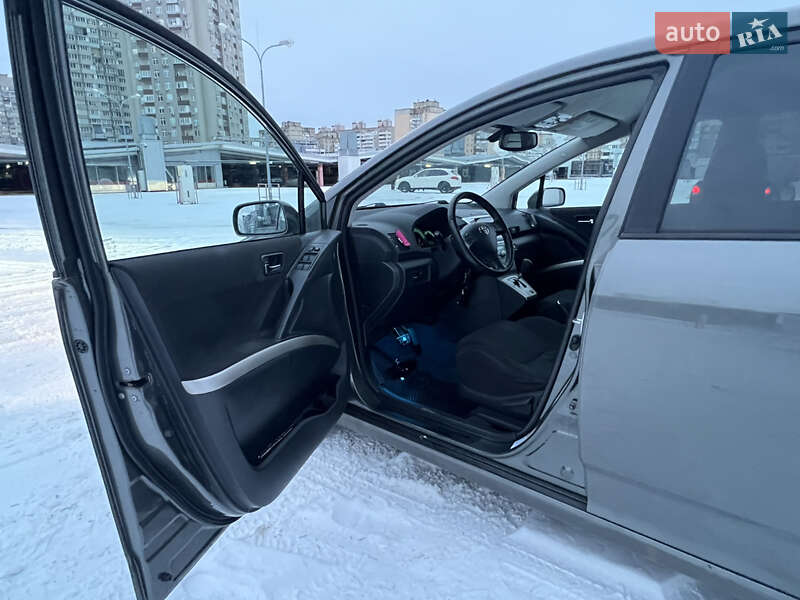 Мінівен Toyota Corolla Verso 2004 в Києві