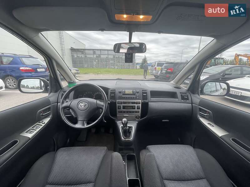 Минивэн Toyota Corolla Verso 2003 в Харькове фото 11 Минивэн Toyota Corolla Verso 2003 в Харькове
