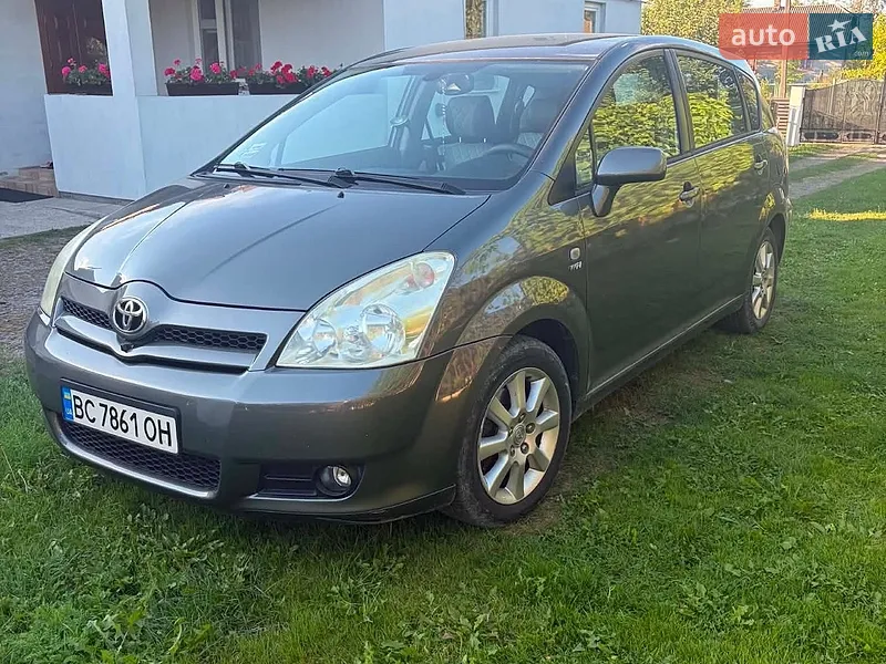 Toyota Corolla Verso 2004