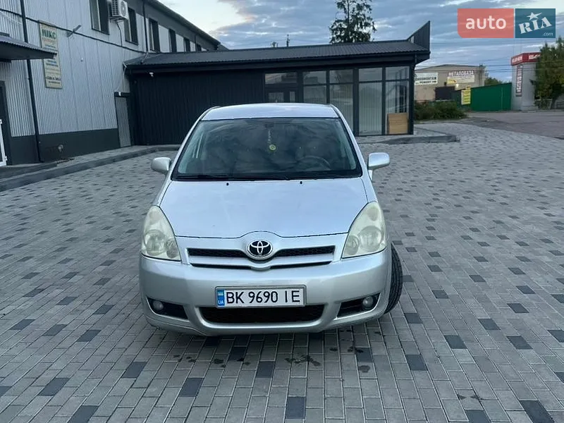 Toyota Corolla Verso 2005