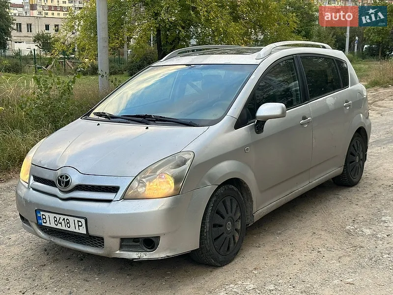 Toyota Corolla Verso 2004
