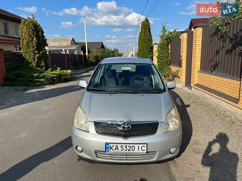 Toyota Corolla Verso 2003