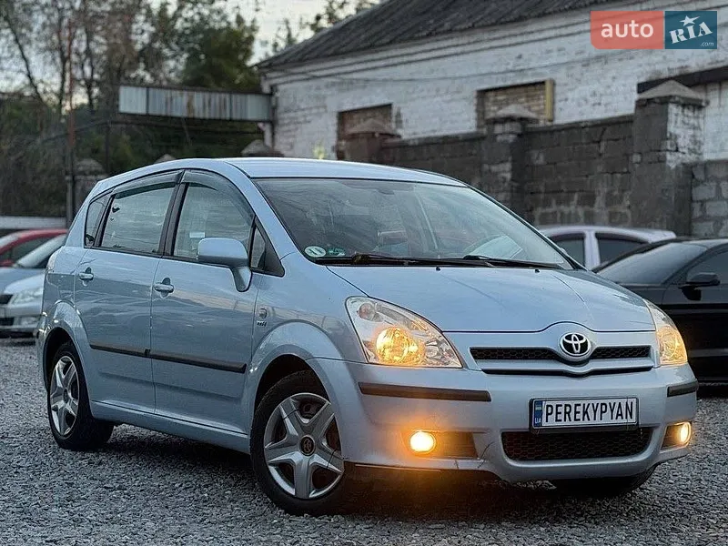 Toyota Corolla Verso 2004