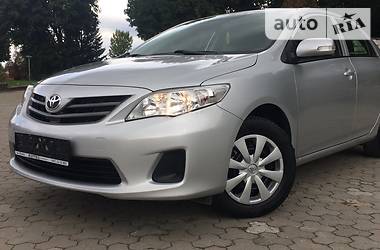 Седан Toyota Corolla 2012 в Тернополе