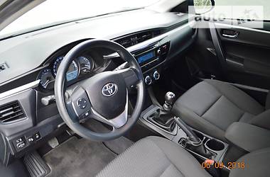 Седан Toyota Corolla 2015 в Ивано-Франковске