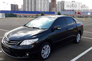 Седан Toyota Corolla 2010 в Киеве