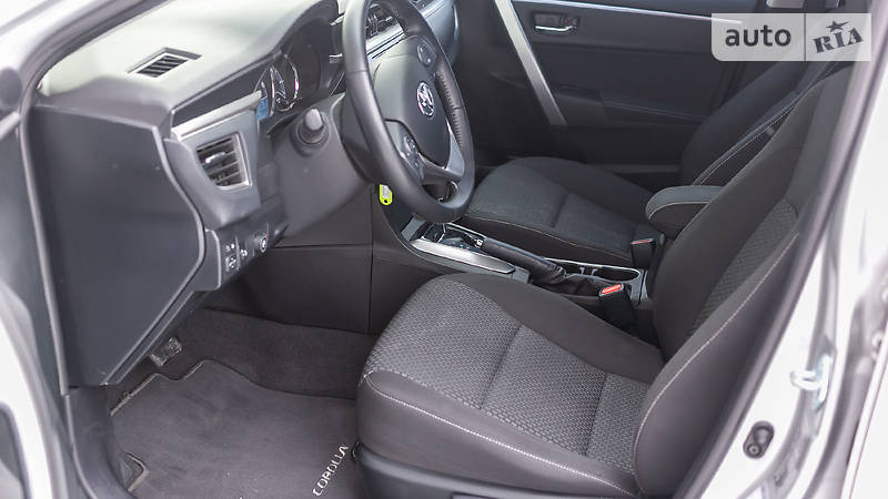 Седан Toyota Corolla 2013 в Днепре
