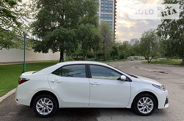 Седан Toyota Corolla 2017 в Днепре