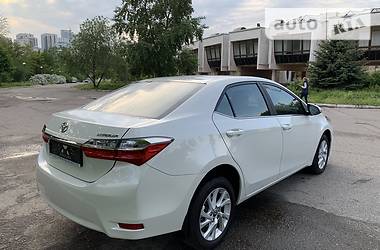 Седан Toyota Corolla 2017 в Днепре