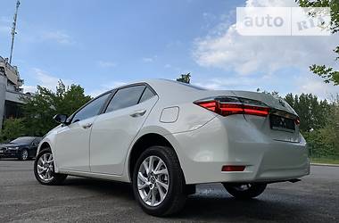 Седан Toyota Corolla 2017 в Днепре