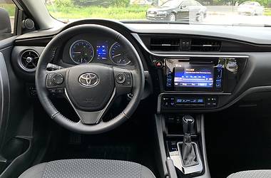 Седан Toyota Corolla 2017 в Днепре