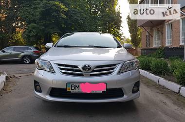 Седан Toyota Corolla 2012 в Ромнах