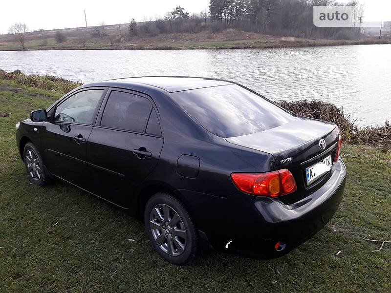Седан Toyota Corolla 2008 в Івано-Франківську