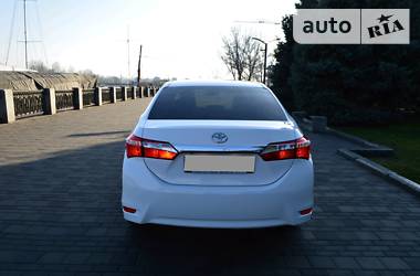 Седан Toyota Corolla 2013 в Днепре