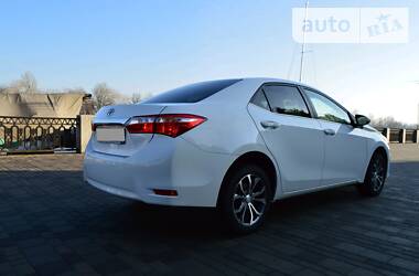 Седан Toyota Corolla 2013 в Днепре