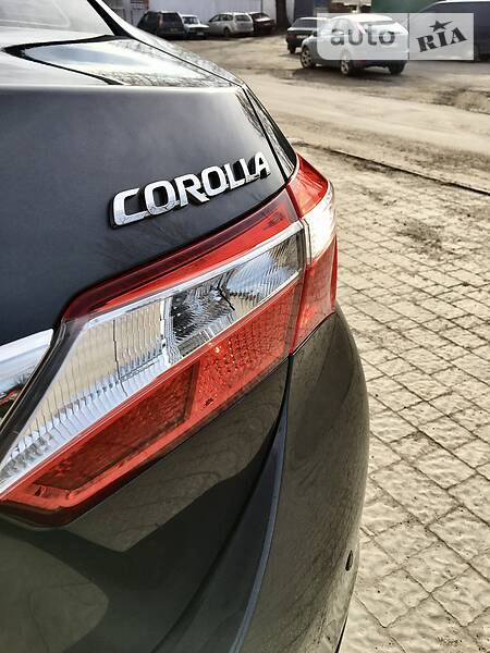 Седан Toyota Corolla 2014 в Тернополе