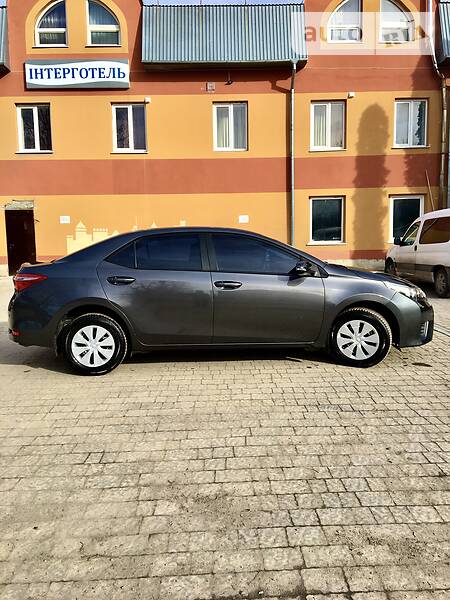 Седан Toyota Corolla 2014 в Тернополе