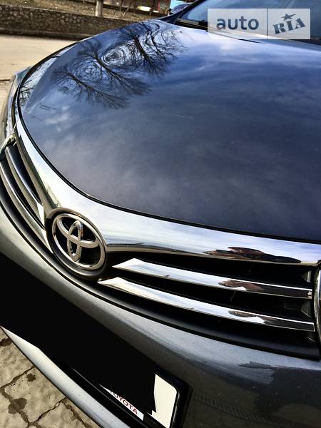 Седан Toyota Corolla 2014 в Тернополе