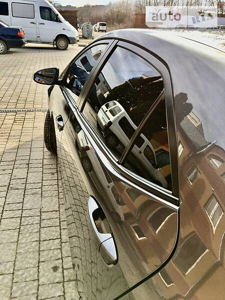 Седан Toyota Corolla 2014 в Тернополе