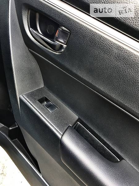 Седан Toyota Corolla 2014 в Тернополе