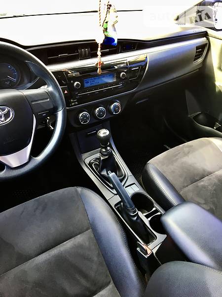Седан Toyota Corolla 2014 в Тернополе
