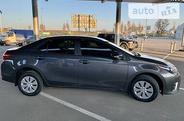 Седан Toyota Corolla 2016 в 