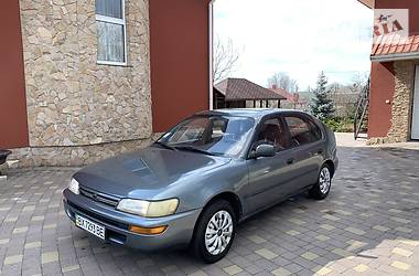 Хетчбек Toyota Corolla 1993 в 