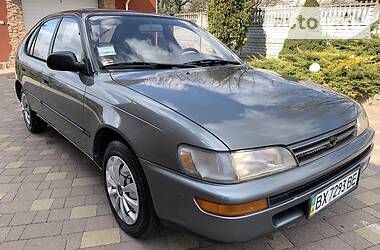 Хетчбек Toyota Corolla 1993 в 