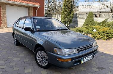 Хетчбек Toyota Corolla 1993 в 