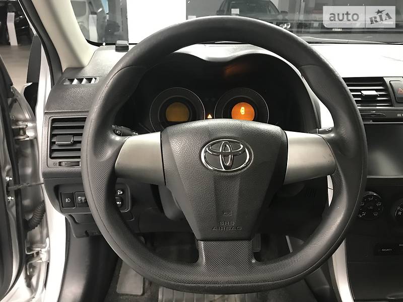 Седан Toyota Corolla 2011 в Киеве