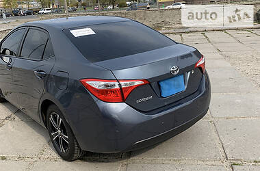 Седан Toyota Corolla 2015 в 