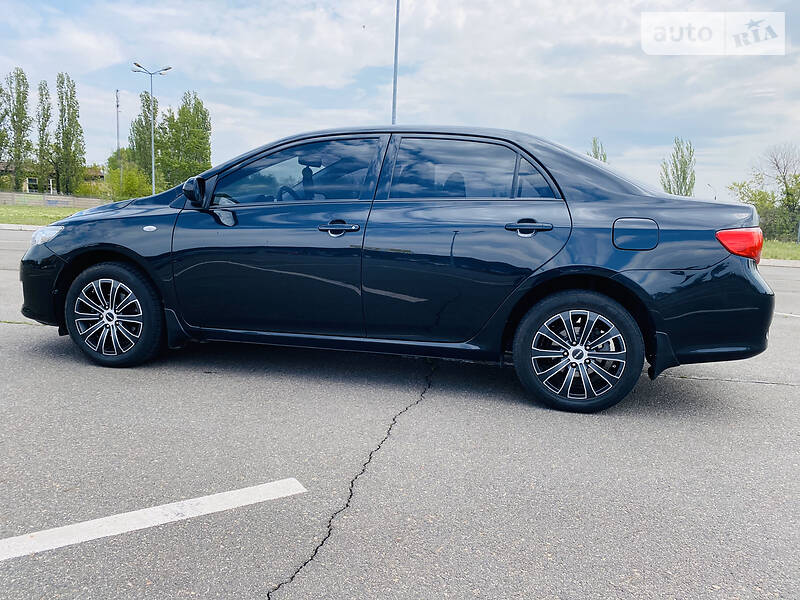 Седан Toyota Corolla 2008 в Кривому Розі