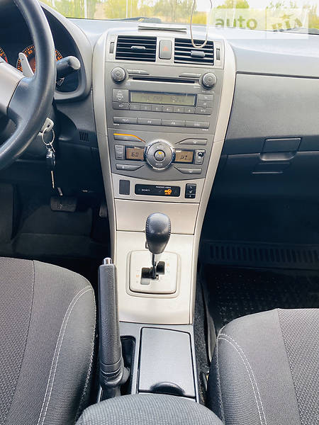 Седан Toyota Corolla 2008 в Кривому Розі