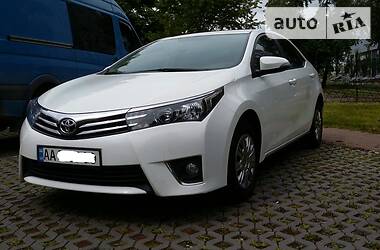 Седан Toyota Corolla 2014 в 