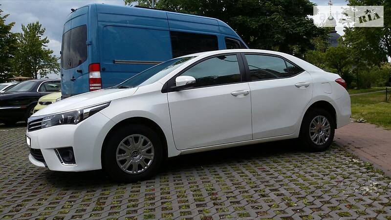 Седан Toyota Corolla 2014 в Києві