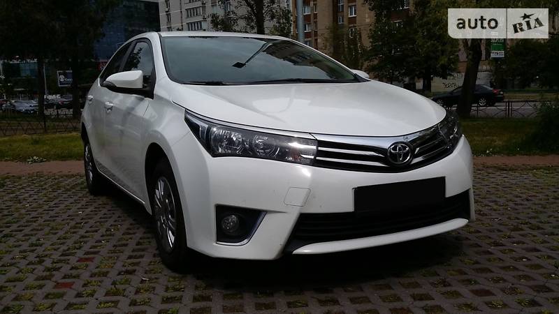 Седан Toyota Corolla 2014 в Києві