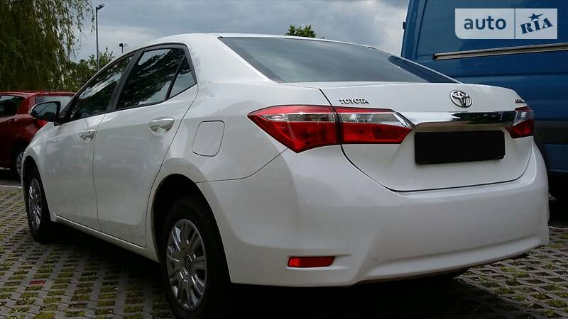 Седан Toyota Corolla 2014 в Києві