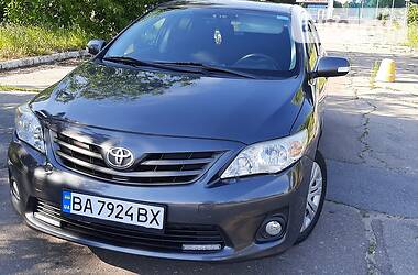 Седан Toyota Corolla 2011 в Кропивницком