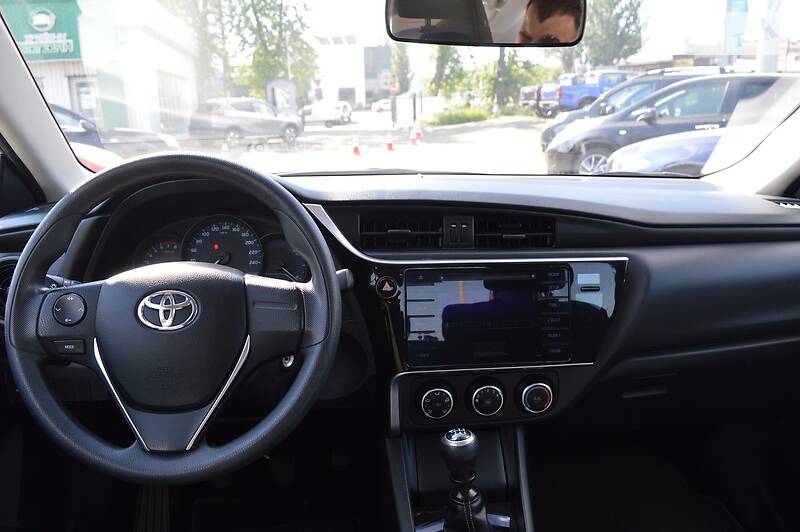Седан Toyota Corolla 2017 в Києві