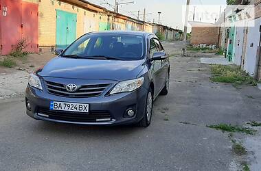 Седан Toyota Corolla 2011 в Кропивницком