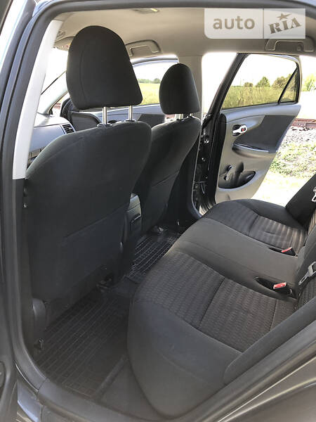 Седан Toyota Corolla 2013 в Києві