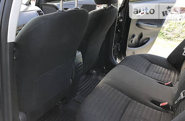 Седан Toyota Corolla 2013 в 