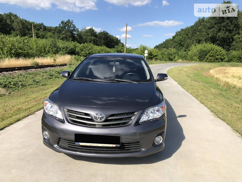Седан Toyota Corolla 2013 в Києві