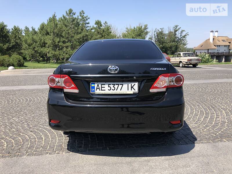 Седан Toyota Corolla 2011 в Дніпрі