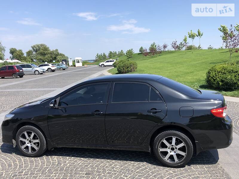 Седан Toyota Corolla 2011 в Дніпрі