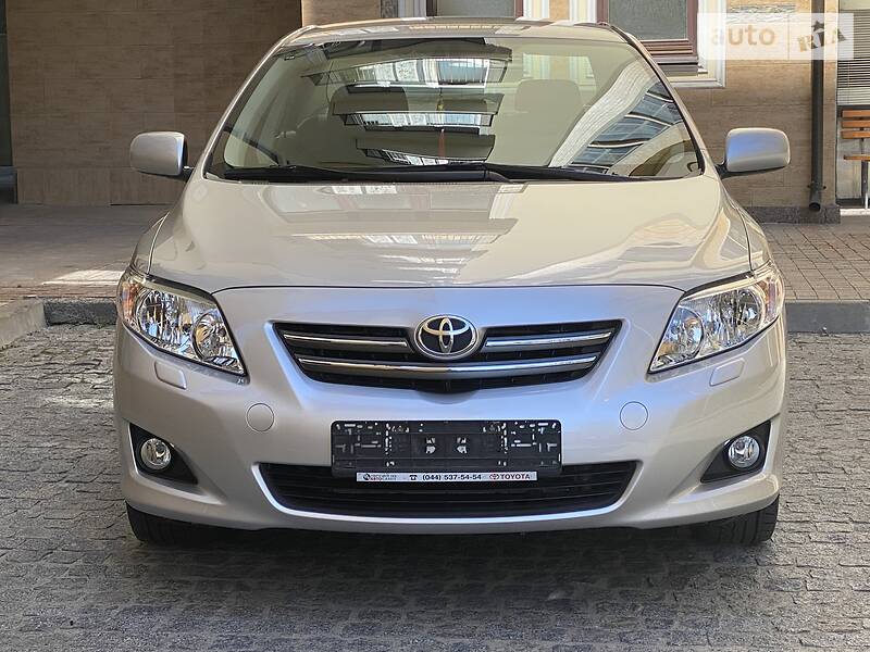 Седан Toyota Corolla 2008 в Києві