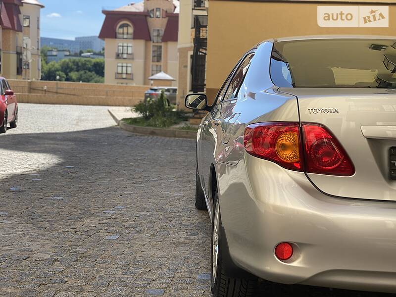Седан Toyota Corolla 2008 в Києві