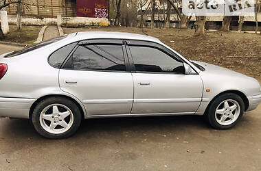 Хэтчбек Toyota Corolla 1999 в Рени